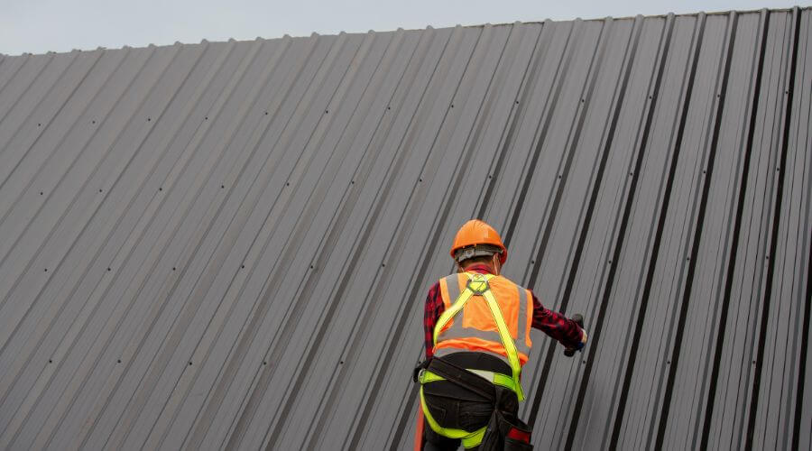 Professional New roof installation in Wellman, IA